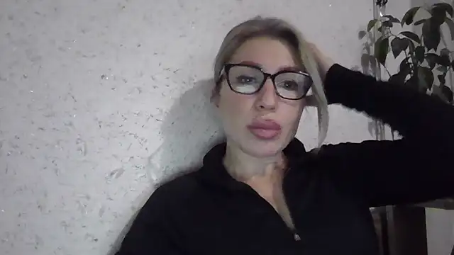 fox red lady7 online show from December 20, 2025, 10:22 am