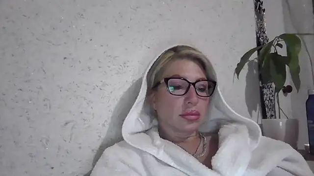 fox red lady7 online show from May 2, 2026, 8:36 pm