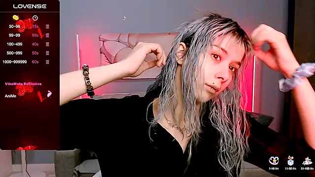 Snapshot of SophieAsh chatting on October 12, 2025, 10:14 am SophieAsh online show from October 12, 2025, 10:14 am