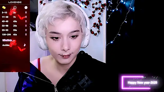 SophieAsh online show from December 15, 2025, 11:31 pm