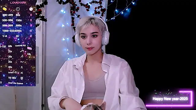 SophieAsh online show from December 21, 2025, 6:04 pm