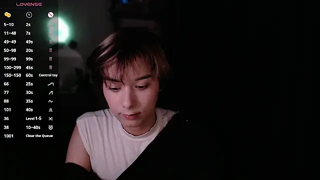Snapshot of SophieAsh chatting on July 10, 2026, 9:28 pm SophieAsh online show from July 10, 2026, 9:28 pm