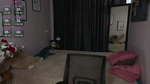 MollyBaby online show from June 18, 2026, 1:59 pm