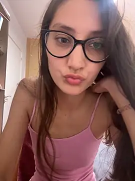 Tunena1525 online show from September 16, 2025, 5:25 pm