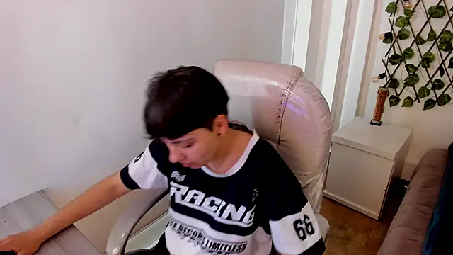 Nathaly ds online show from October 29, 2025, 8:10 pm