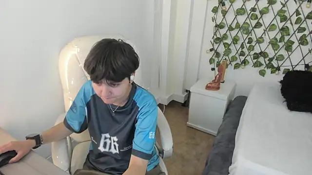 Nathaly ds online show from November 27, 2025, 11:56 am