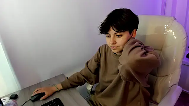 Nathaly ds online show from February 5, 2026, 2:05 am