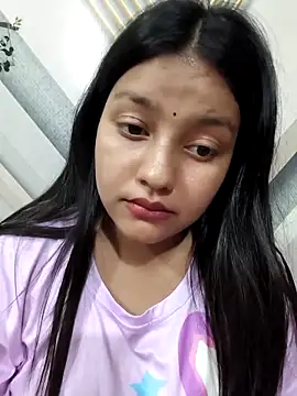 Dipali143143 online show from April 19, 2026, 6:32 pm