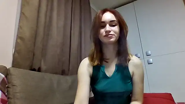 Snapshot of Requellia chatting on October 15, 2025, 7:25 pm Requellia online show from October 15, 2025, 7:25 pm