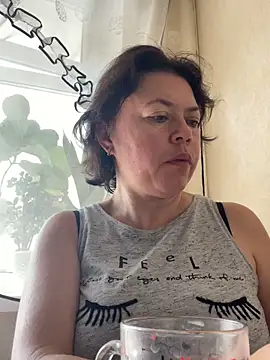 Snapshot of Kiravix chatting on September 9, 2025, 7:08 am Kiravix online show from September 9, 2025, 7:08 am