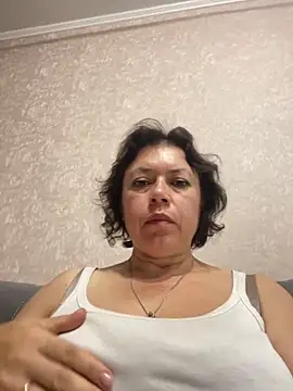 Snapshot of Kiravix chatting on September 22, 2025, 12:18 pm Kiravix online show from September 22, 2025, 12:18 pm