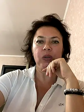 Snapshot of Kiravix chatting on September 24, 2025, 12:19 pm Kiravix online show from September 24, 2025, 12:19 pm