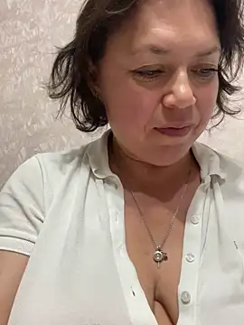 Snapshot of Kiravix chatting on September 26, 2025, 6:23 pm Kiravix online show from September 26, 2025, 6:23 pm