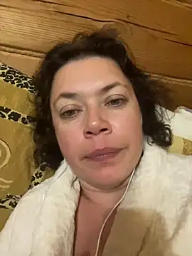 Snapshot of Kiravix chatting on September 27, 2025, 8:25 pm Kiravix online show from September 27, 2025, 8:25 pm