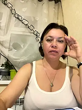 Snapshot of Kiravix chatting on October 2, 2025, 5:42 pm Kiravix online show from October 2, 2025, 5:42 pm