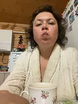 Snapshot of Kiravix chatting on October 4, 2025, 5:11 pm Kiravix online show from October 4, 2025, 5:11 pm