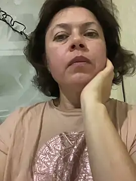 Snapshot of Kiravix chatting on October 7, 2025, 7:11 pm Kiravix online show from October 7, 2025, 7:11 pm