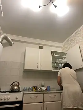 Snapshot of Kiravix chatting on October 14, 2025, 3:35 pm Kiravix online show from October 14, 2025, 3:35 pm