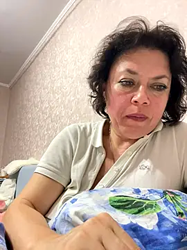 Snapshot of Kiravix chatting on October 16, 2025, 8:32 pm Kiravix online show from October 16, 2025, 8:32 pm