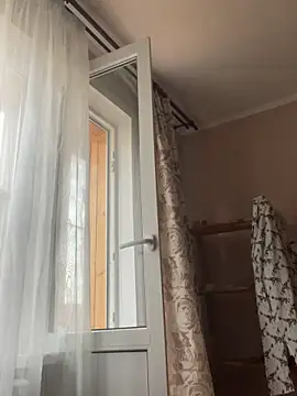 Snapshot of Kiravix chatting on October 18, 2025, 5:32 am Kiravix online show from October 18, 2025, 5:32 am