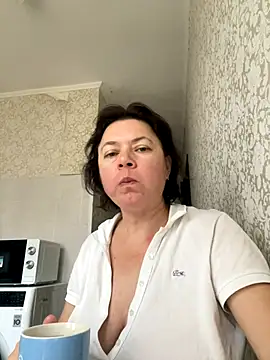 Snapshot of Kiravix chatting on October 21, 2025, 6:25 am Kiravix online show from October 21, 2025, 6:25 am