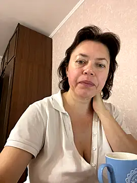 Snapshot of Kiravix chatting on October 24, 2025, 6:54 am Kiravix online show from October 24, 2025, 6:54 am