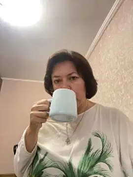 Snapshot of Kiravix chatting on October 28, 2025, 6:50 am Kiravix online show from October 28, 2025, 6:50 am