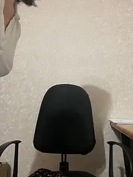 Snapshot of Kiravix chatting on March 1, 2026, 3:58 pm Kiravix online show from March 1, 2026, 3:58 pm