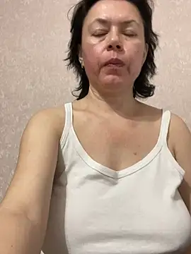 Snapshot of Kiravix chatting on March 4, 2026, 4:57 pm Kiravix online show from March 4, 2026, 4:57 pm