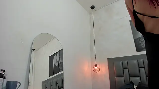 dakota roussee online show from December 15, 2025, 12:53 pm