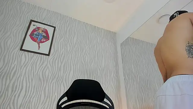 dylan jacobx online show from September 28, 2025, 3:23 am