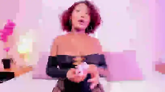 Emmadancer online show from November 12, 2025, 7:35 pm