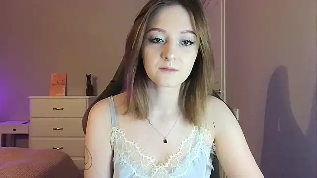 white liillyy online show from April 25, 2026, 8:50 pm