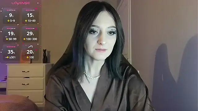 white liillyy online show from April 29, 2026, 9:21 pm