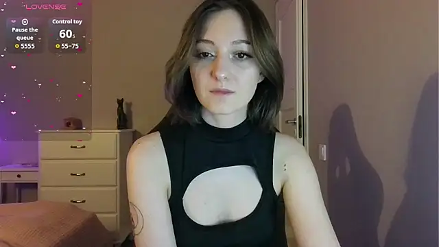 white liillyy online show from May 20, 2026, 8:26 pm