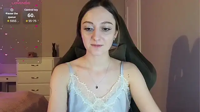 white liillyy online show from June 14, 2026, 10:56 pm