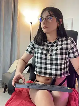 Mia HarperX  online show from October 17, 2025, 9:39 pm