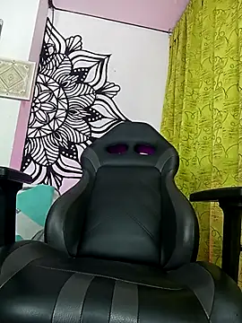 angela bigdick online show from October 9, 2025, 11:25 pm