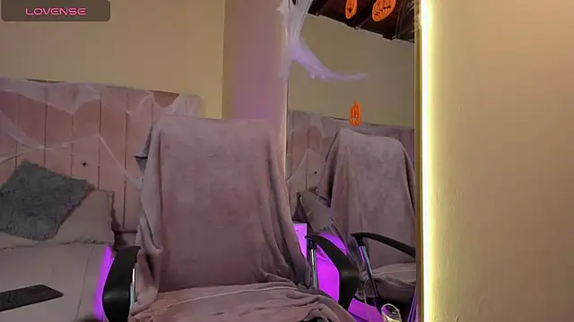 Mia mtnz02 online show from October 24, 2025, 1:03 am