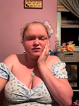 Snapshot of KadiSparkle chatting on September 30, 2025, 2:38 am KadiSparkle online show from September 30, 2025, 2:38 am