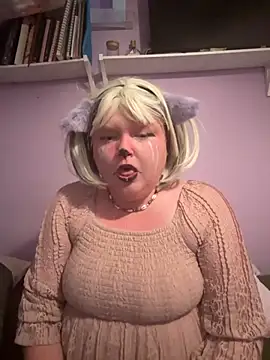 Snapshot of KadiSparkle chatting on November 1, 2025, 1:07 am KadiSparkle online show from November 1, 2025, 1:07 am