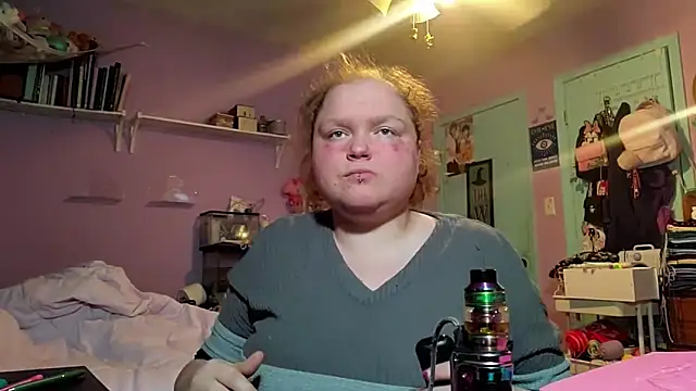 Snapshot of KadiSparkle chatting on February 15, 2026, 11:56 pm KadiSparkle online show from February 15, 2026, 11:56 pm