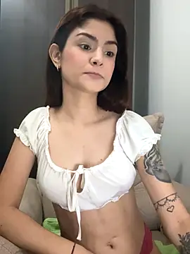 Snapshot of MarianaNinfa chatting on October 11, 2025, 8:13 am MarianaNinfa online show from October 11, 2025, 8:13 am