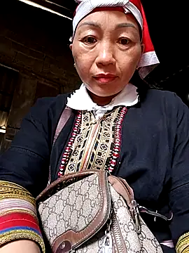 Exembin online show from October 15, 2025, 6:24 am