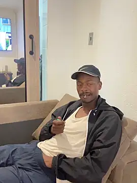 Snapshot of AllDayBbC chatting on October 7, 2025, 11:24 pm AllDayBbC online show from October 7, 2025, 11:24 pm