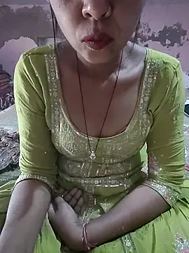 Paakhi-Singh online show from December 18, 2025, 4:40 am