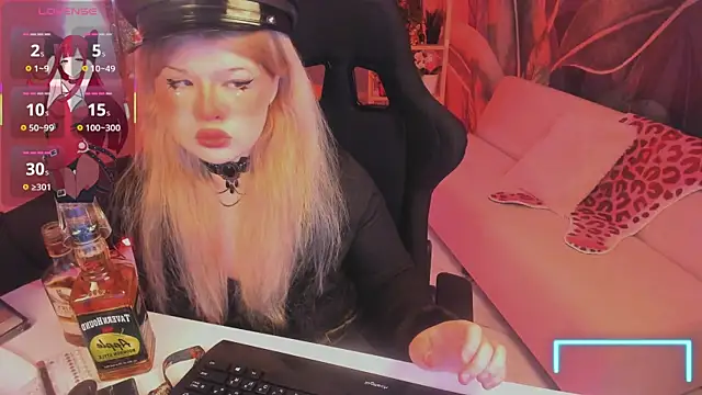 LilithNelson online show from November 18, 2025, 8:57 pm