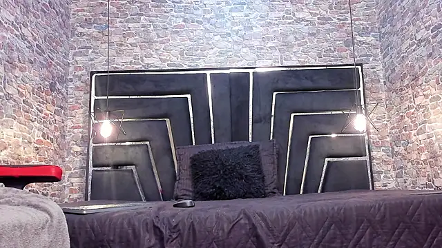 WILD FIREE  online show from February 20, 2026, 7:58 pm