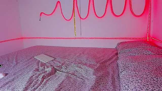 Dulce TentacionLatina online show from October 6, 2025, 10:18 pm