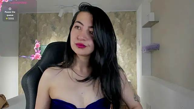 Saya Amaretto1 online show from November 18, 2025, 10:47 pm